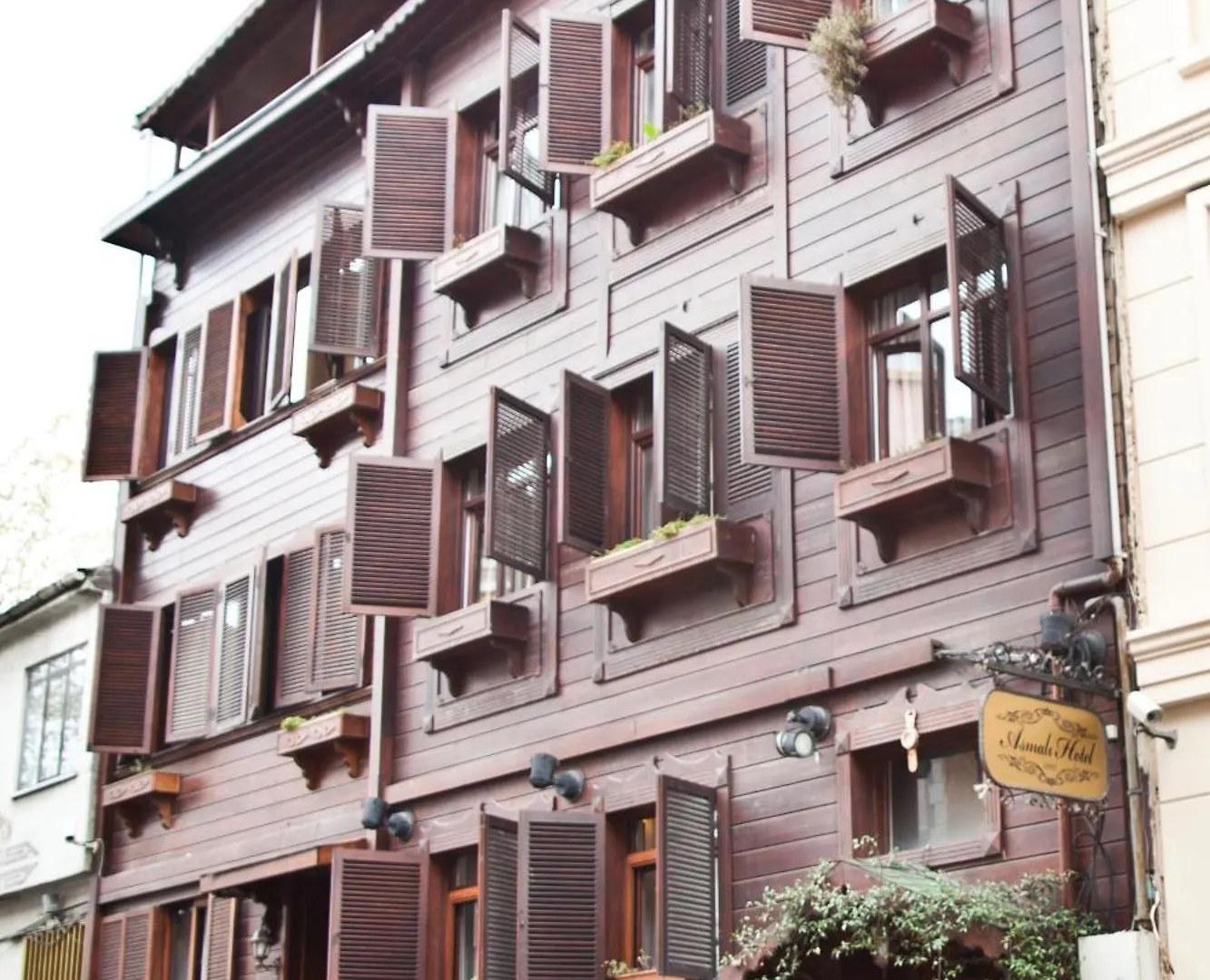 7 Historic Hotels in European Istanbul for Culture-Driven Stays