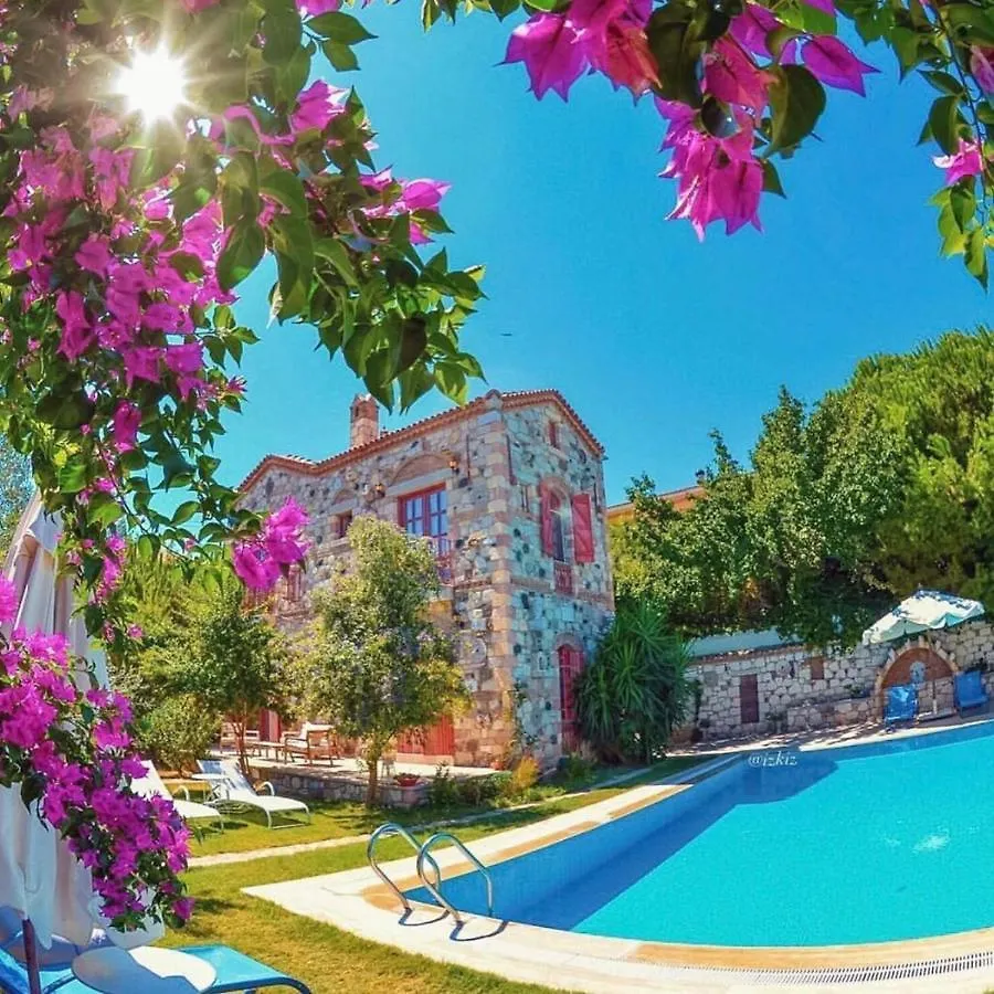 6 Central Hotels Near Ilica Beach in Cesme Worth Booking