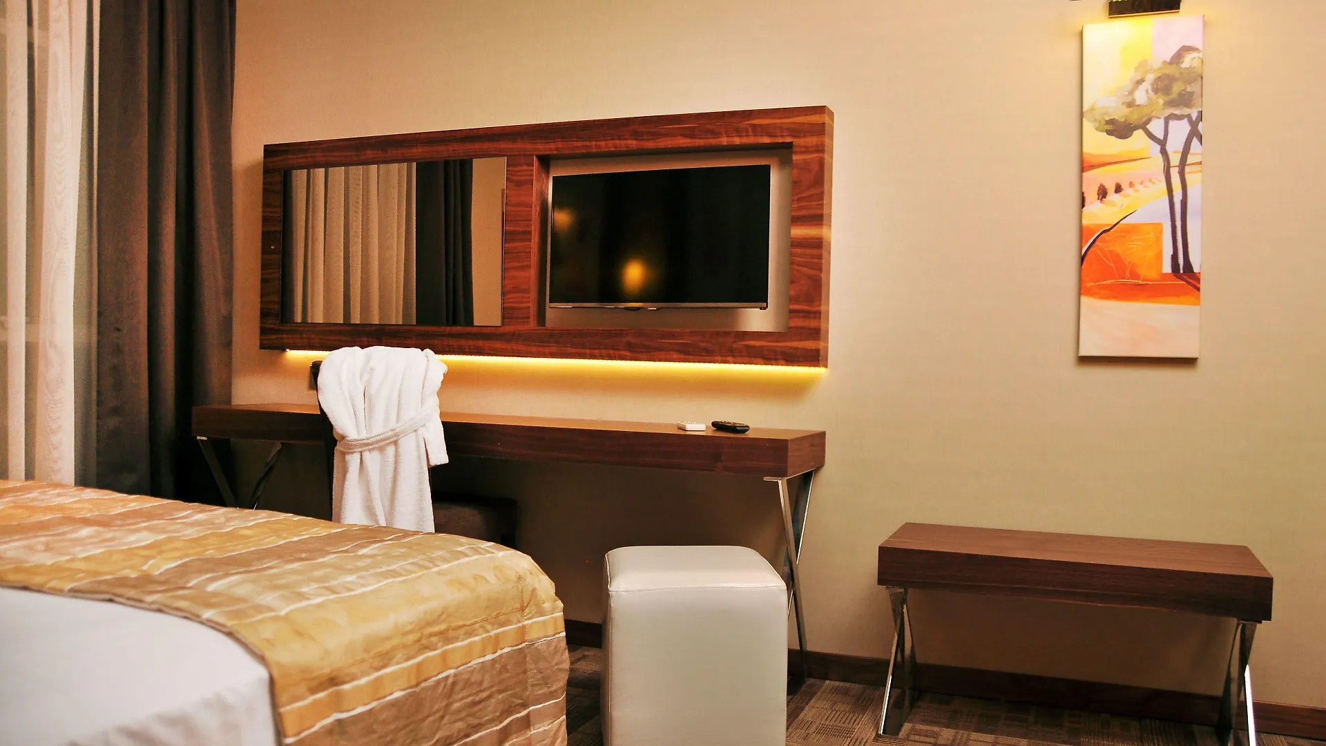 Where to Stay in Izmir: 4 Best Hotels for Every Trip