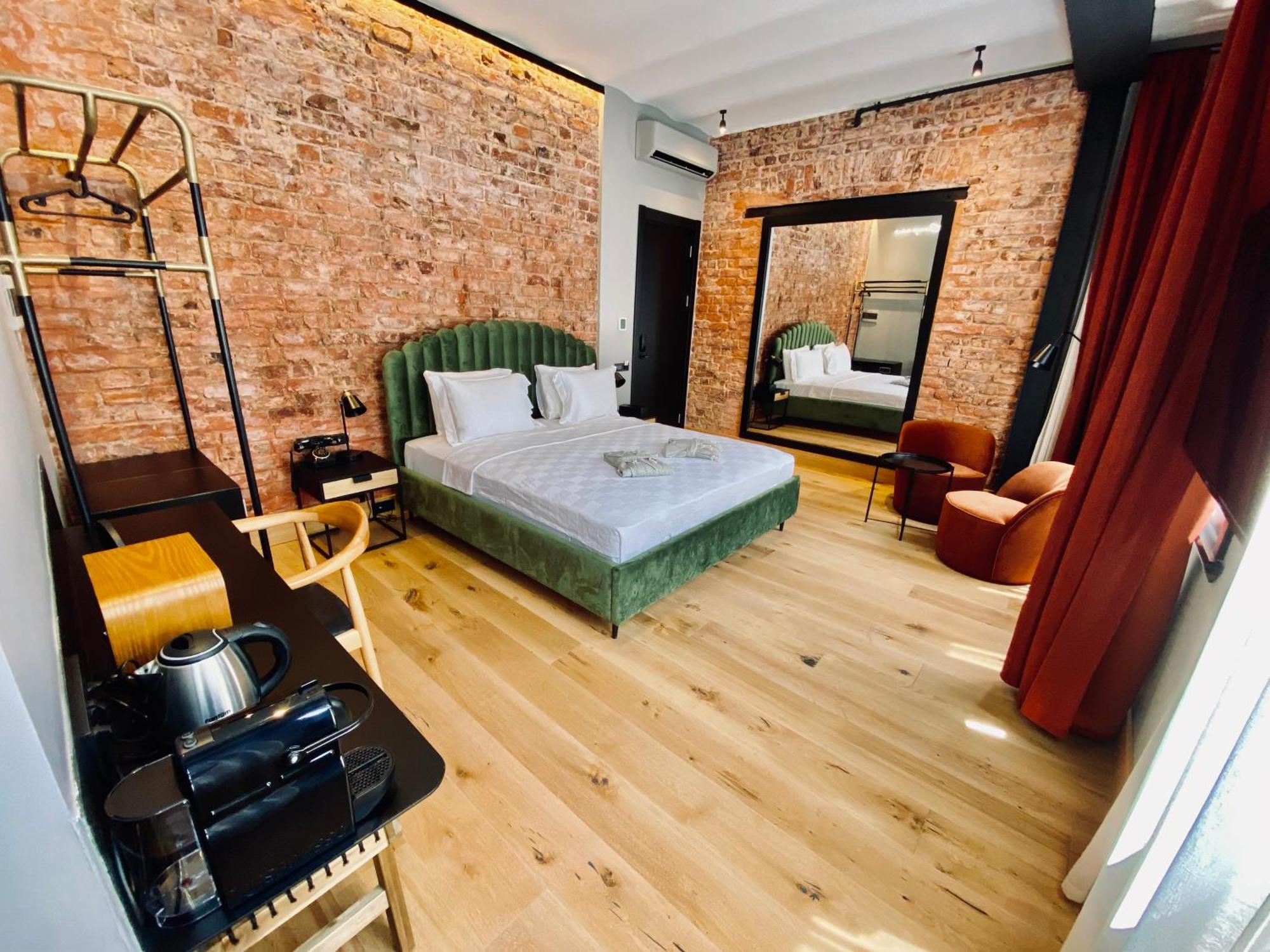 15 Luxury Hotels in European Istanbul for a Refined Stay