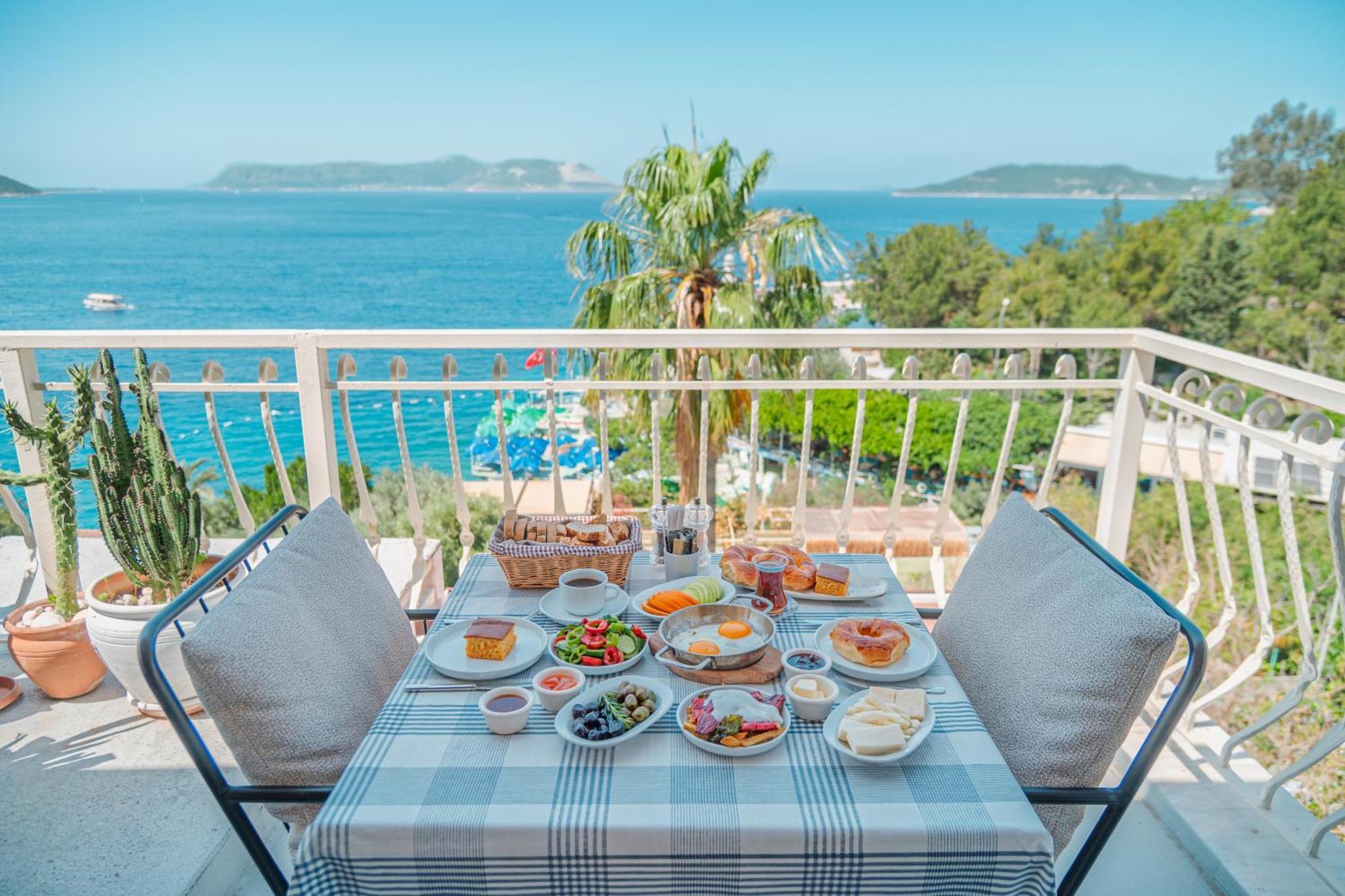 Staying in Turkish Riviera: 15 Central Hotels Compared